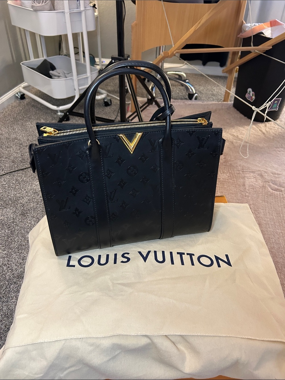Louis Vuitton Black Monogram Vernis Leather Top-Handle Bag